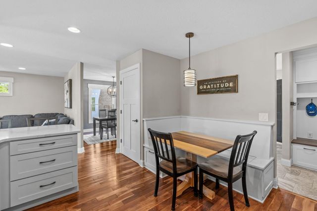 181 Cascade Court, Chanhassen, MN 55317