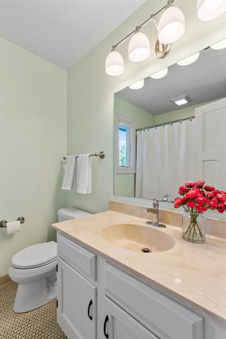 181 Cascade Court, Chanhassen, MN 55317