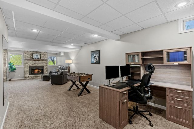 181 Cascade Court, Chanhassen, MN 55317