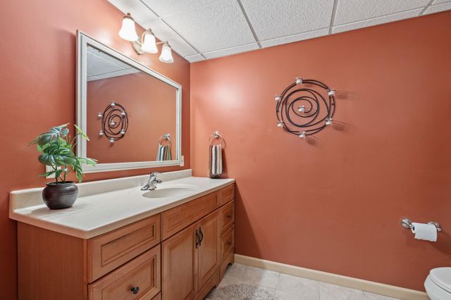 181 Cascade Court, Chanhassen, MN 55317