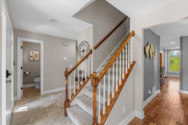 181 Cascade Court, Chanhassen, MN 55317