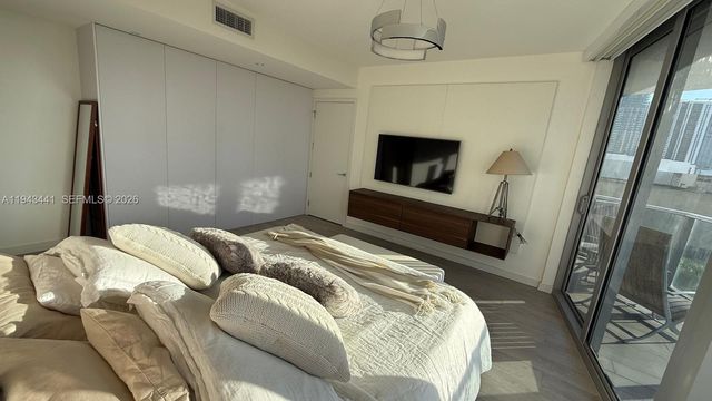 488 NE 18th St 700, Miami, FL 33132