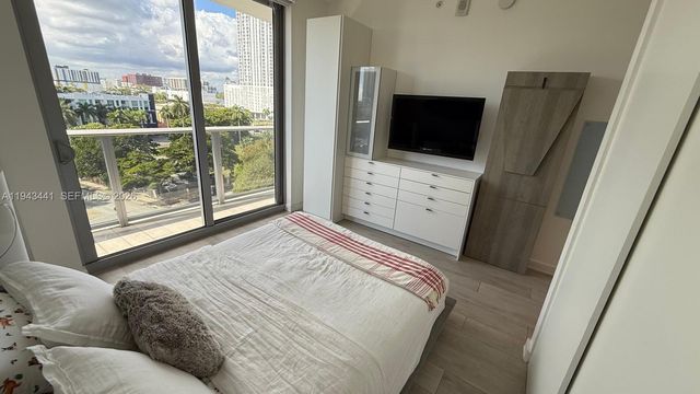 488 NE 18th St 700, Miami, FL 33132