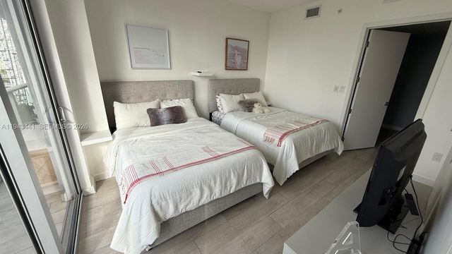 488 NE 18th St 700, Miami, FL 33132