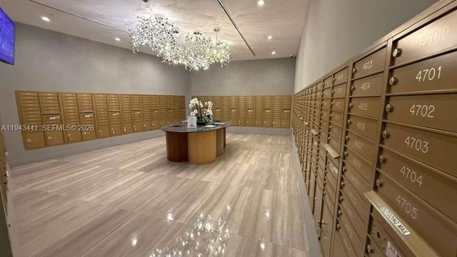 488 NE 18th St 700, Miami, FL 33132