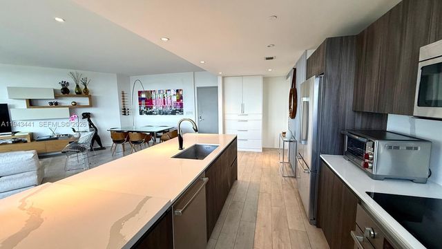 488 NE 18th St 700, Miami, FL 33132