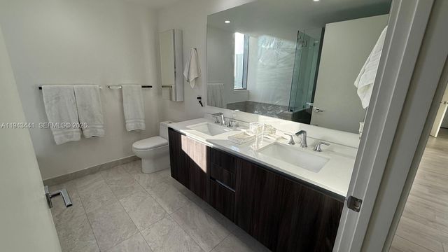 488 NE 18th St 700, Miami, FL 33132