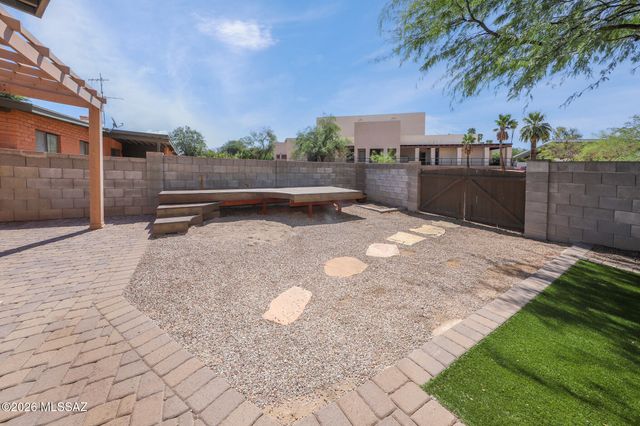 7620 E Linden Street, Tucson, AZ 85715