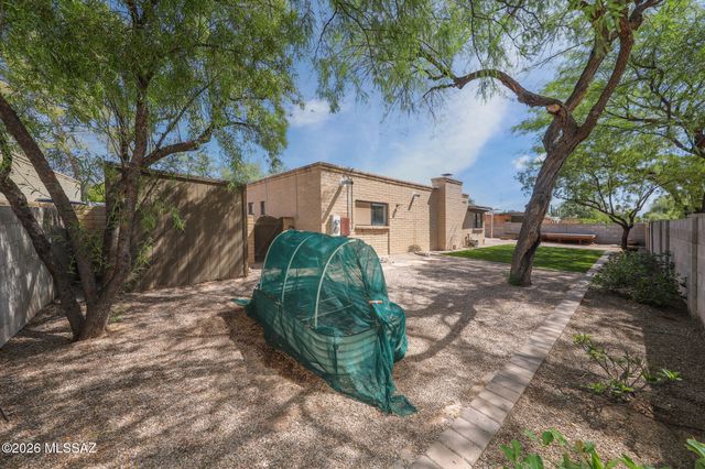 7620 E Linden Street, Tucson, AZ 85715