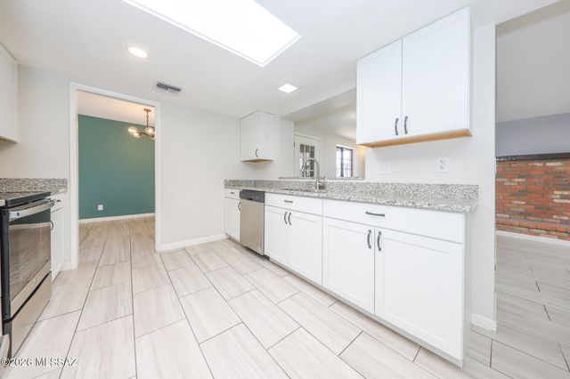 7620 E Linden Street, Tucson, AZ 85715