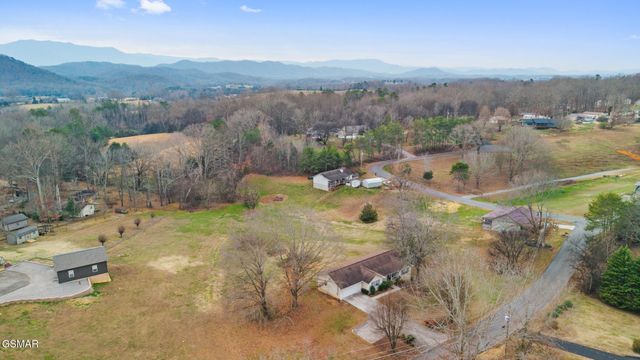 2410 Amanda Lane, Sevierville, TN 37876