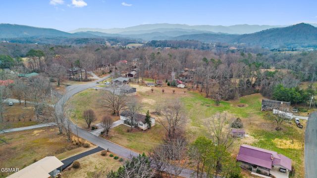 2410 Amanda Lane, Sevierville, TN 37876