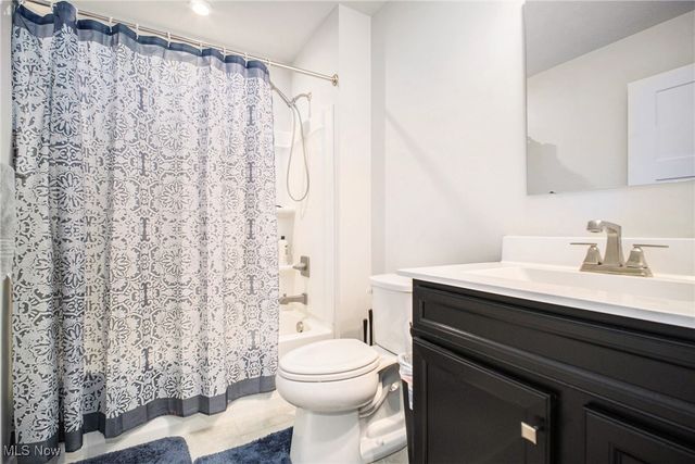 3720 Strawboard Avenue, Norton, OH 44203