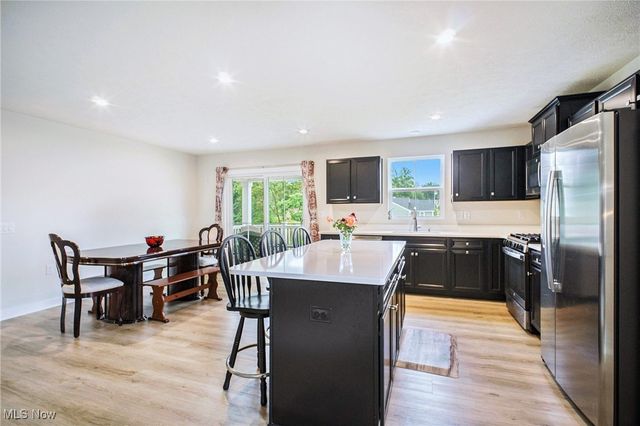 3720 Strawboard Avenue, Norton, OH 44203