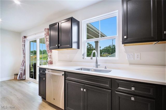 3720 Strawboard Avenue, Norton, OH 44203