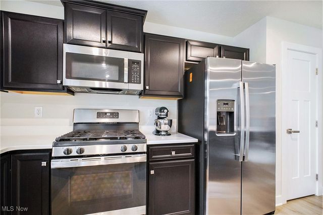 3720 Strawboard Avenue, Norton, OH 44203