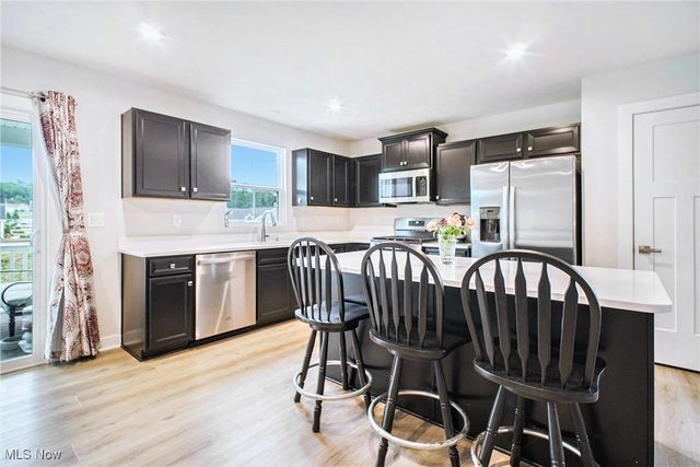 3720 Strawboard Avenue, Norton, OH 44203