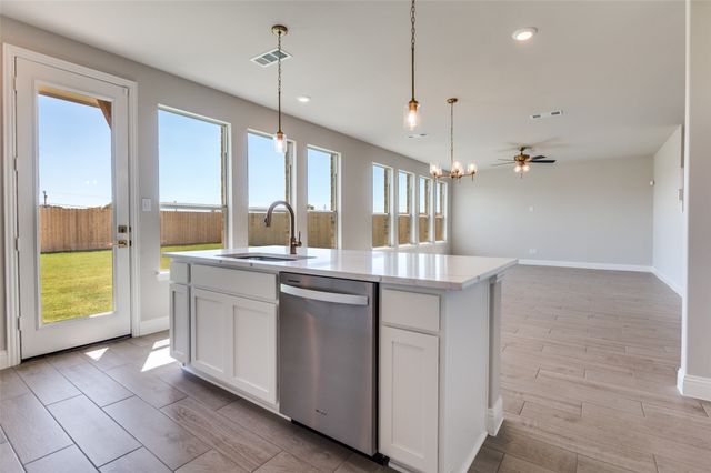 3722 MIGHTY OAKS Street, Bedford, TX 76021