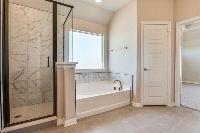 3722 MIGHTY OAKS Street, Bedford, TX 76021