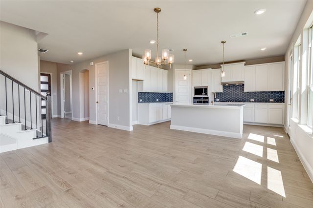 3722 MIGHTY OAKS Street, Bedford, TX 76021