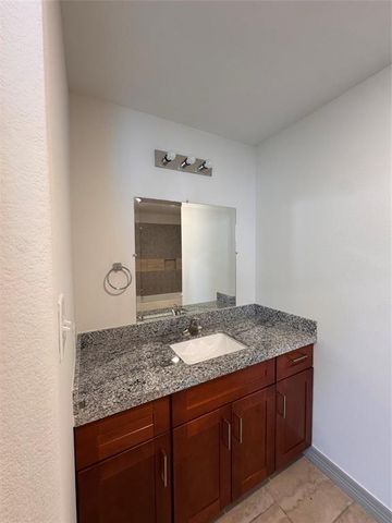 147 Egret Canal S, Baytown, TX 77523