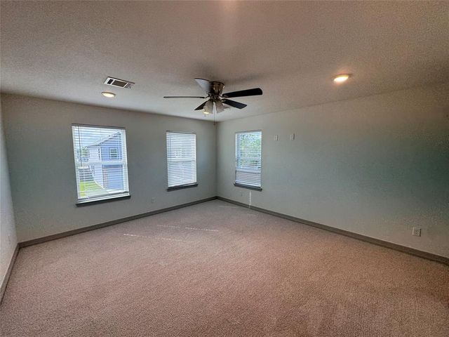 147 Egret Canal S, Baytown, TX 77523