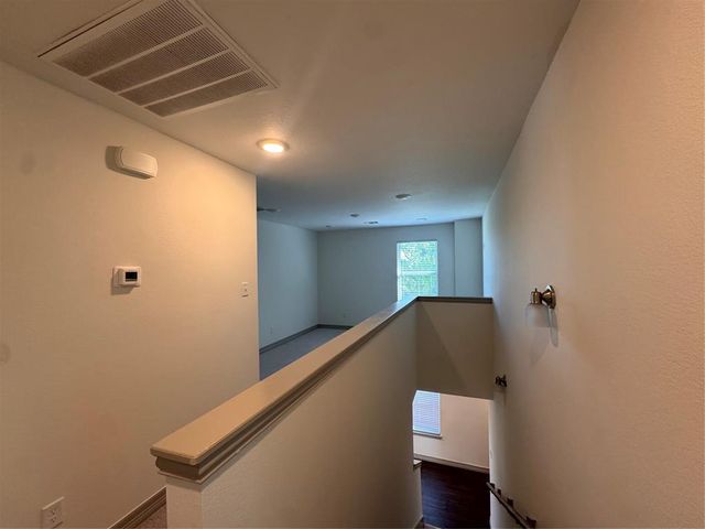 147 Egret Canal S, Baytown, TX 77523