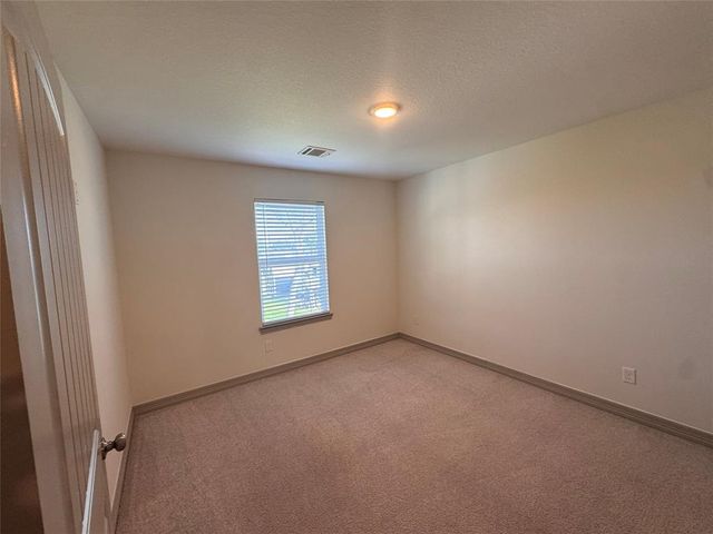 147 Egret Canal S, Baytown, TX 77523