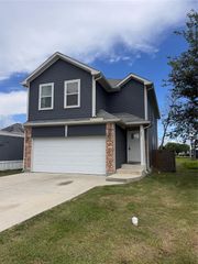 147 Egret Canal S, Baytown, TX 77523