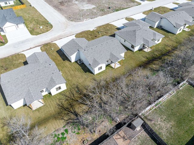 701 E Elmwood St, Park City, KS 67147