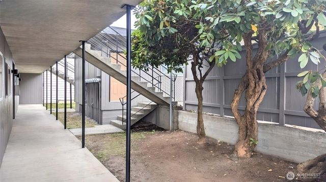 8805 14th Avenue S, Seattle, WA 98108