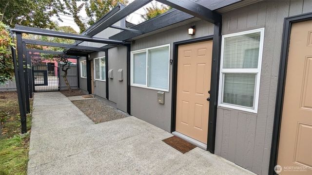 8805 14th Avenue S, Seattle, WA 98108