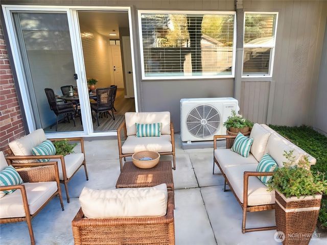 8805 14th Avenue S, Seattle, WA 98108