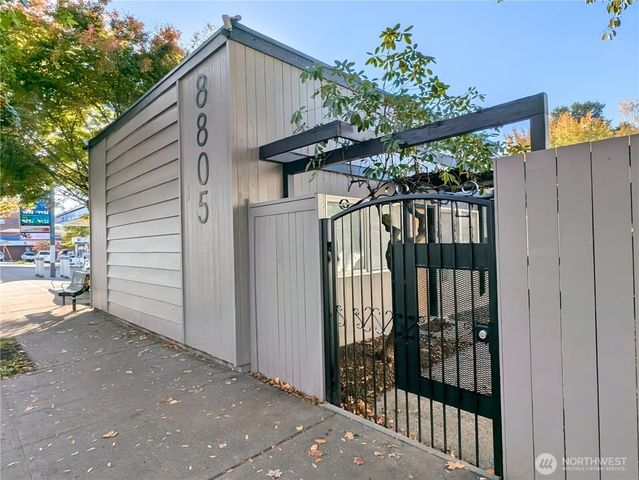 8805 14th Avenue S, Seattle, WA 98108