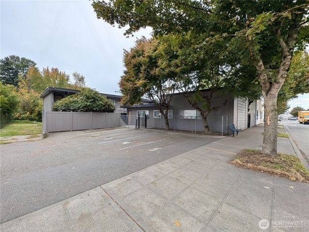 8805 14th Avenue S, Seattle, WA 98108