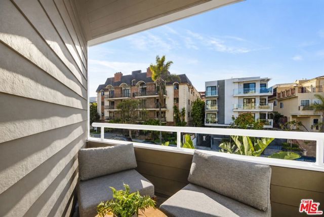 11808 Dorothy Street 206, Los Angeles, CA 90049