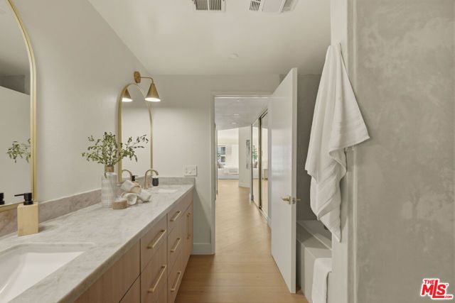 11808 Dorothy Street 206, Los Angeles, CA 90049