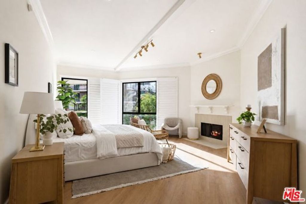 11808 Dorothy Street 206, Los Angeles, CA 90049