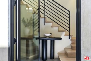 923 N Hilldale Avenue, West Hollywood, CA 90069
