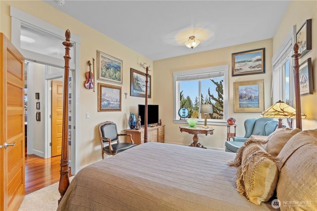 21729 Quiet Water Loop, Lake Tapps, WA 98391