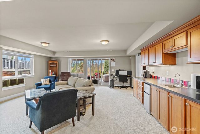 21729 Quiet Water Loop, Lake Tapps, WA 98391