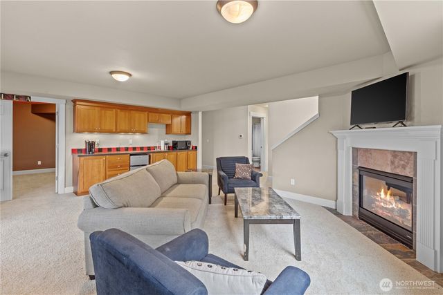 21729 Quiet Water Loop, Lake Tapps, WA 98391