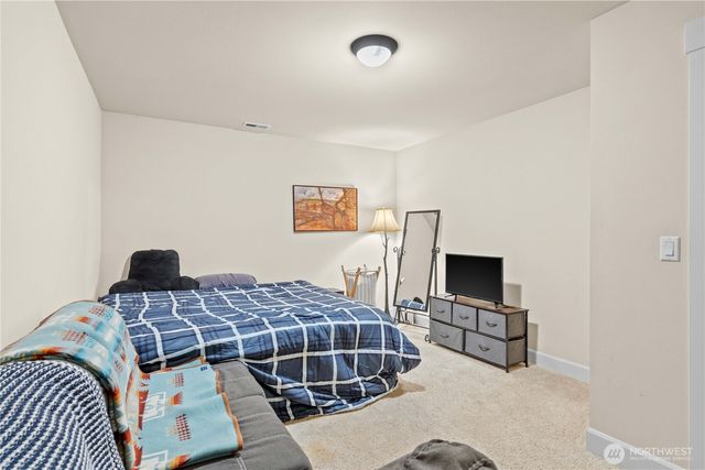 21729 Quiet Water Loop, Lake Tapps, WA 98391