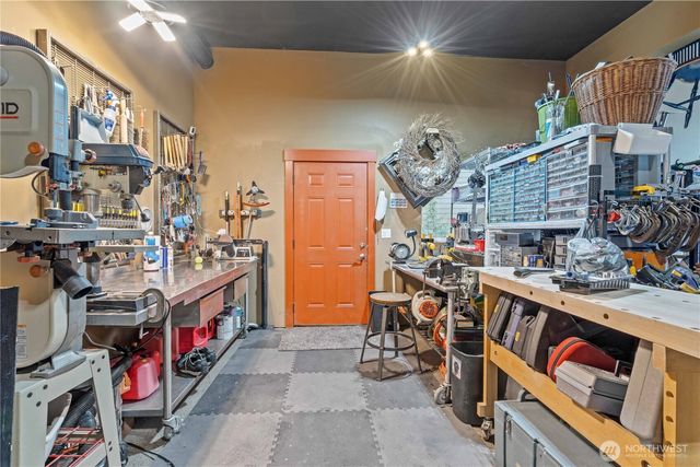 21729 Quiet Water Loop, Lake Tapps, WA 98391