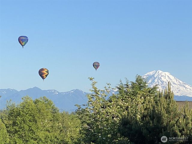 21729 Quiet Water Loop, Lake Tapps, WA 98391