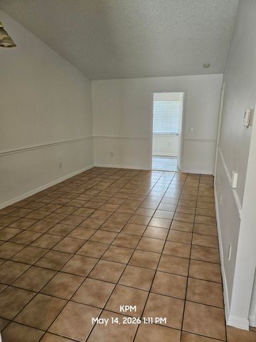 1305 Rosewood Villa Lane, West Palm Beach, FL 33417
