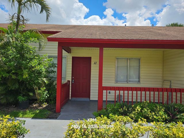 1305 Rosewood Villa Lane, West Palm Beach, FL 33417