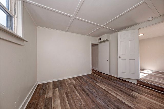 335 Queensbury St 1, Crafton Heights, PA 15205