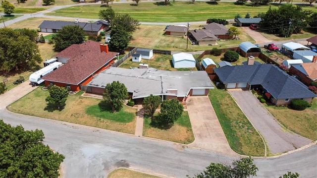 116 Gaynelle Lane, Hobart, OK 73651