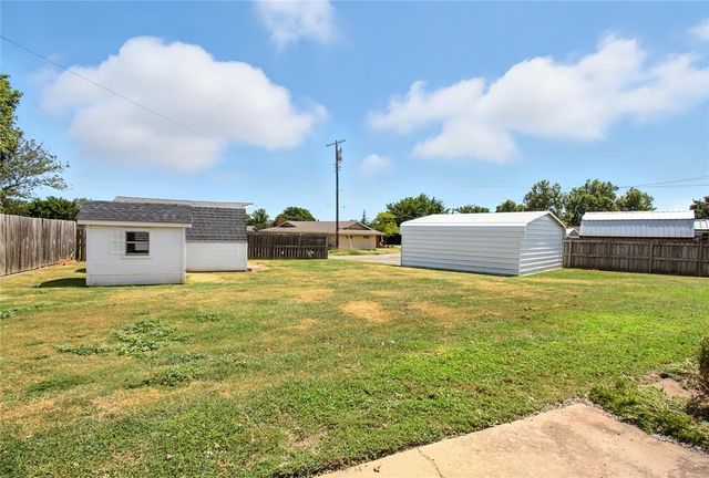 116 Gaynelle Lane, Hobart, OK 73651